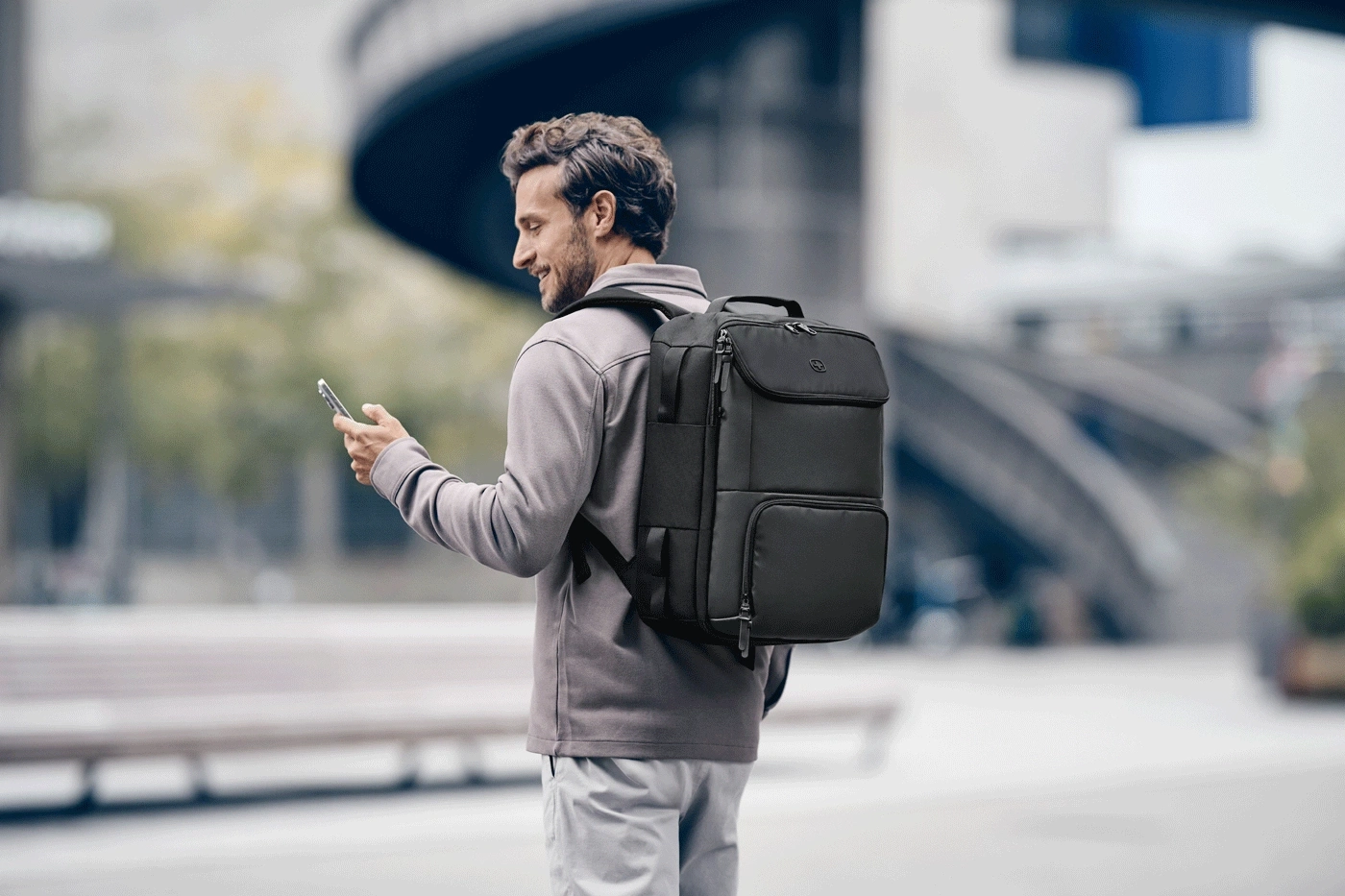backpack travel luggage Nomatic Navigator Carry-On 37L