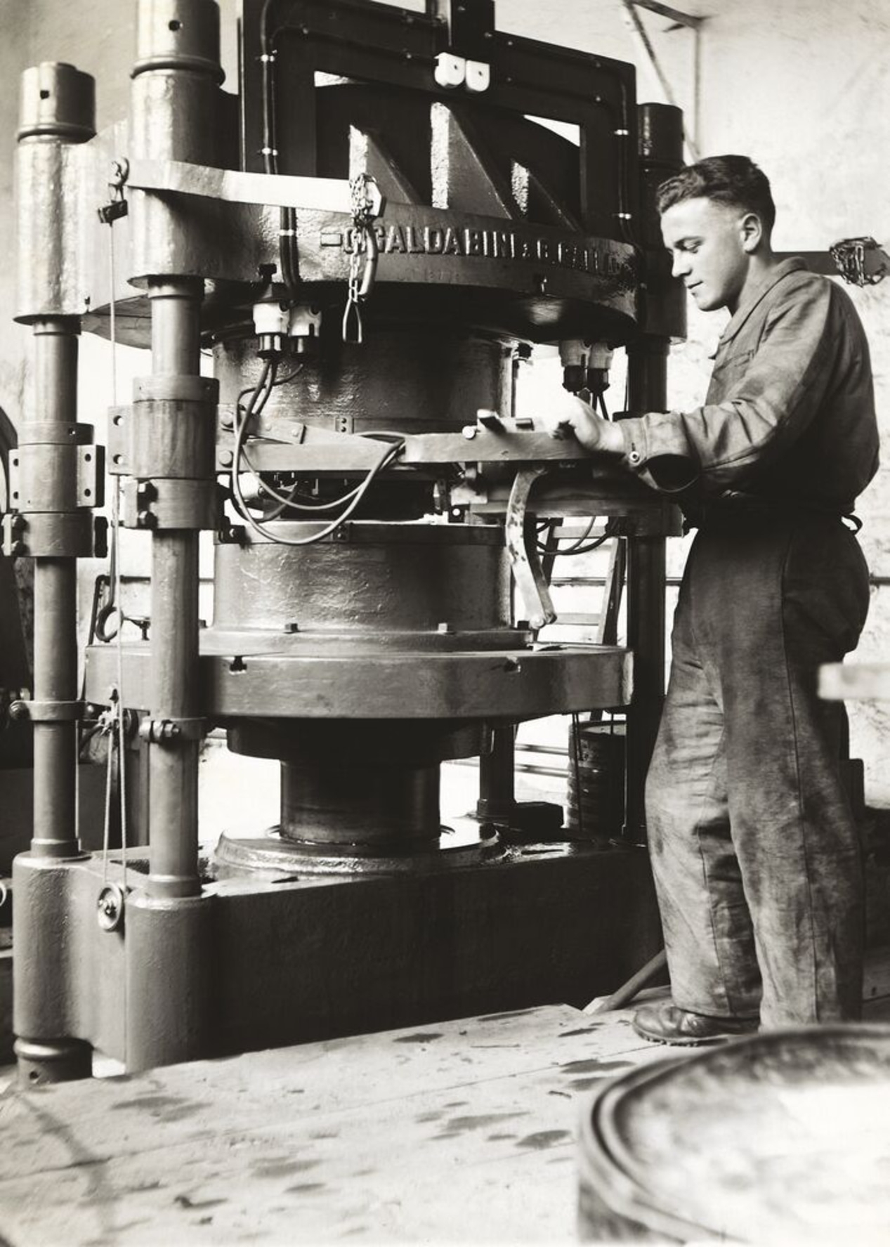 Medium_JPG-WENGER_History_2_1